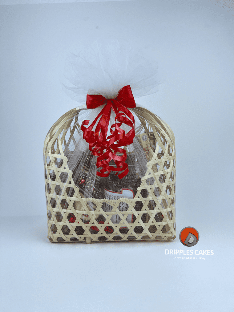 Valentine's Special Gift Package ❤️ Show your love this Valentine’s Day with a thoughtful, delicious gift that says: "I love you" "You’ll always be my Valentine"